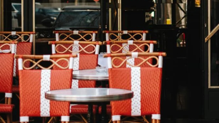 Parisian Chic Interior Design – How to Achieve the Look Anywhere