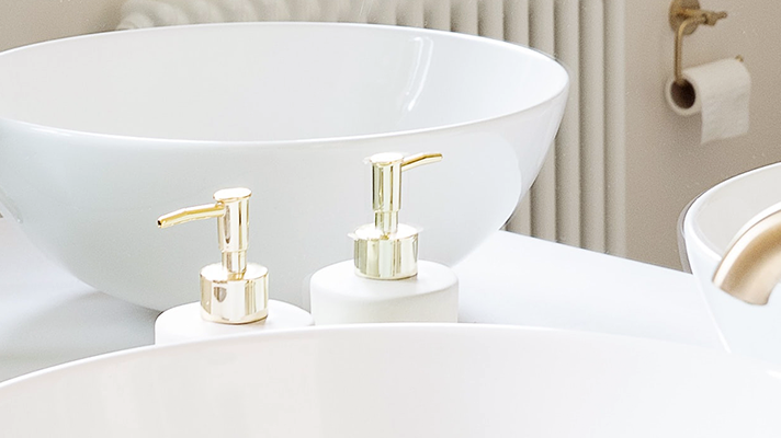 Best Peel and Stick Wallpaper Prints for Bathrooms