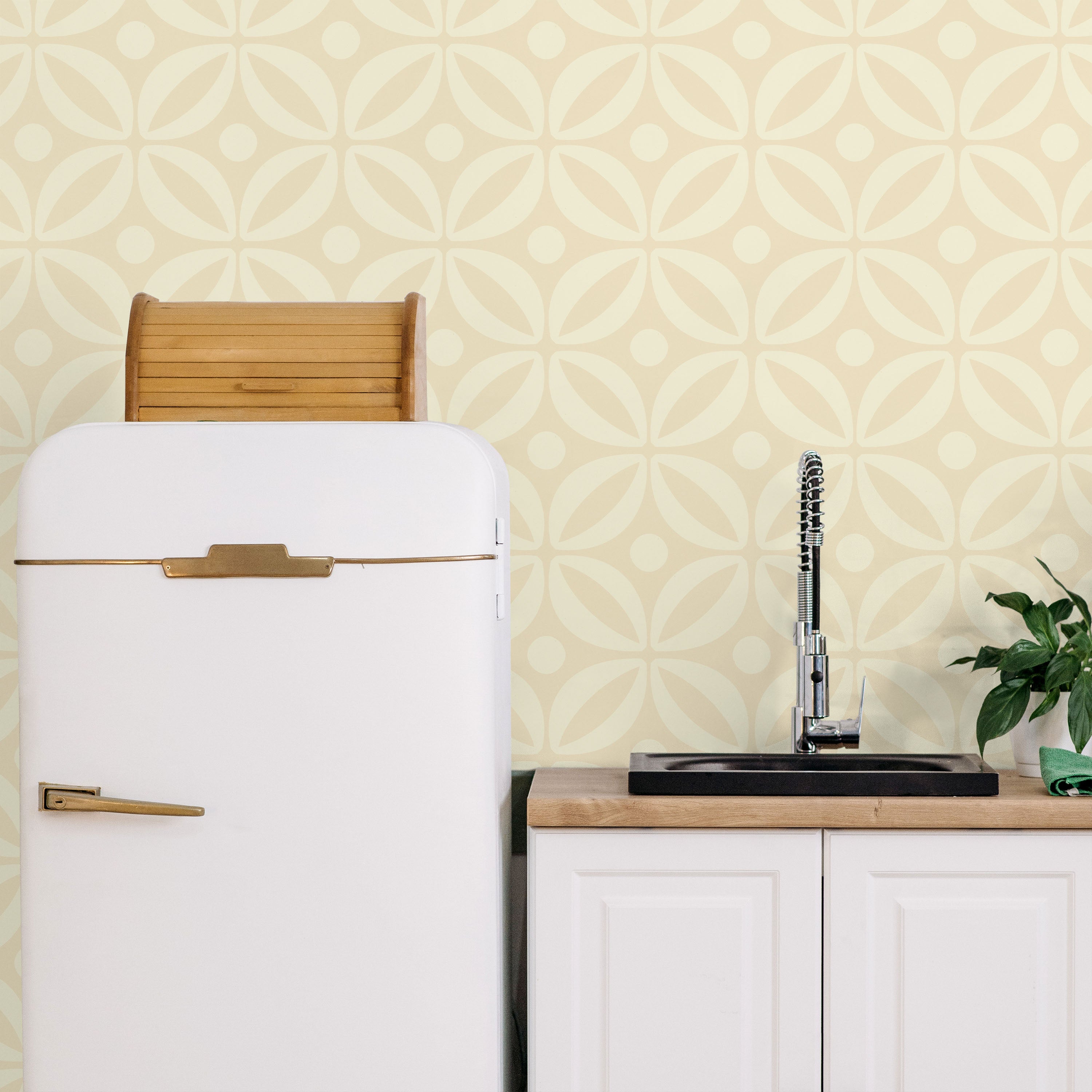 Grid Bloom Peel and Stick Wallpaper, Removable Wallpaper, Traditional Wallpaper - Cream | DeccoPrint