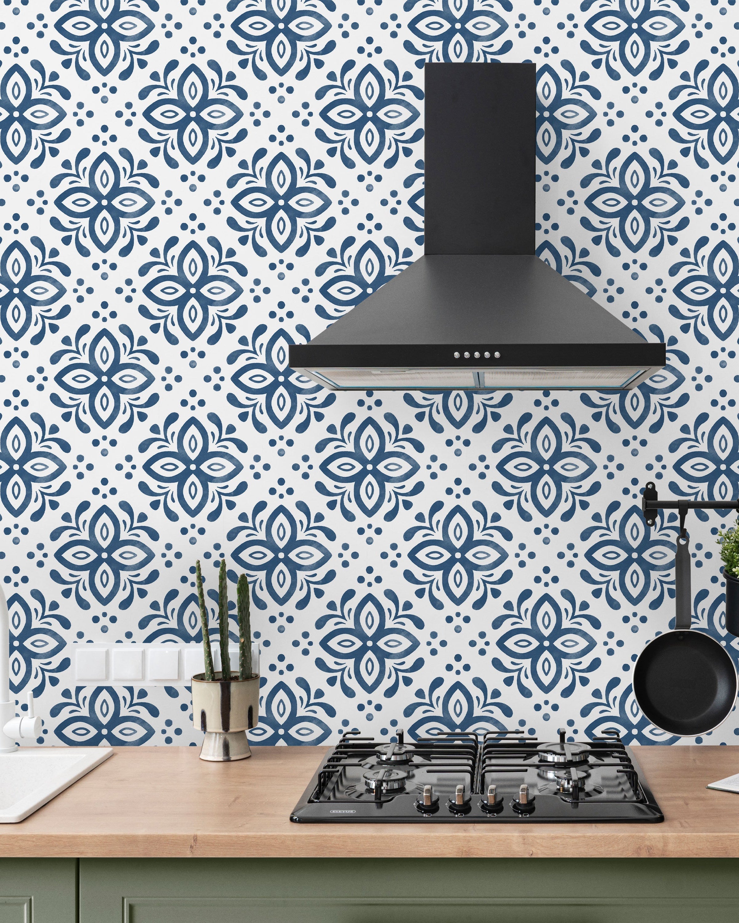 Euforia Mandala Peel and Stick Wallpaper, Removable Wallpaper, Traditional Wallpaper - Blue | DeccoPrint
