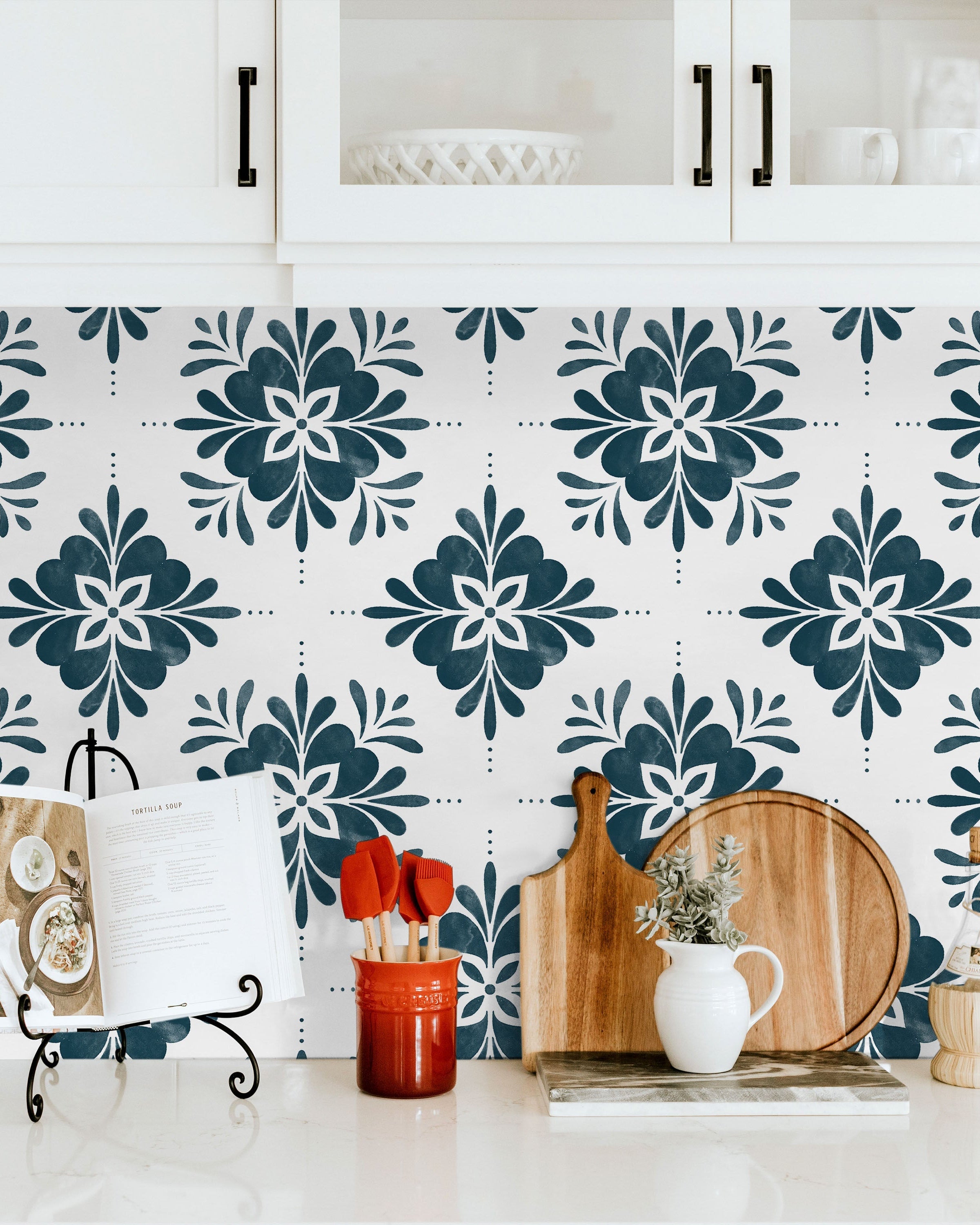 Aria Mandala Peel and Stick Wallpaper, Removable Wallpaper, Traditional Wallpaper - Blue | DeccoPrint