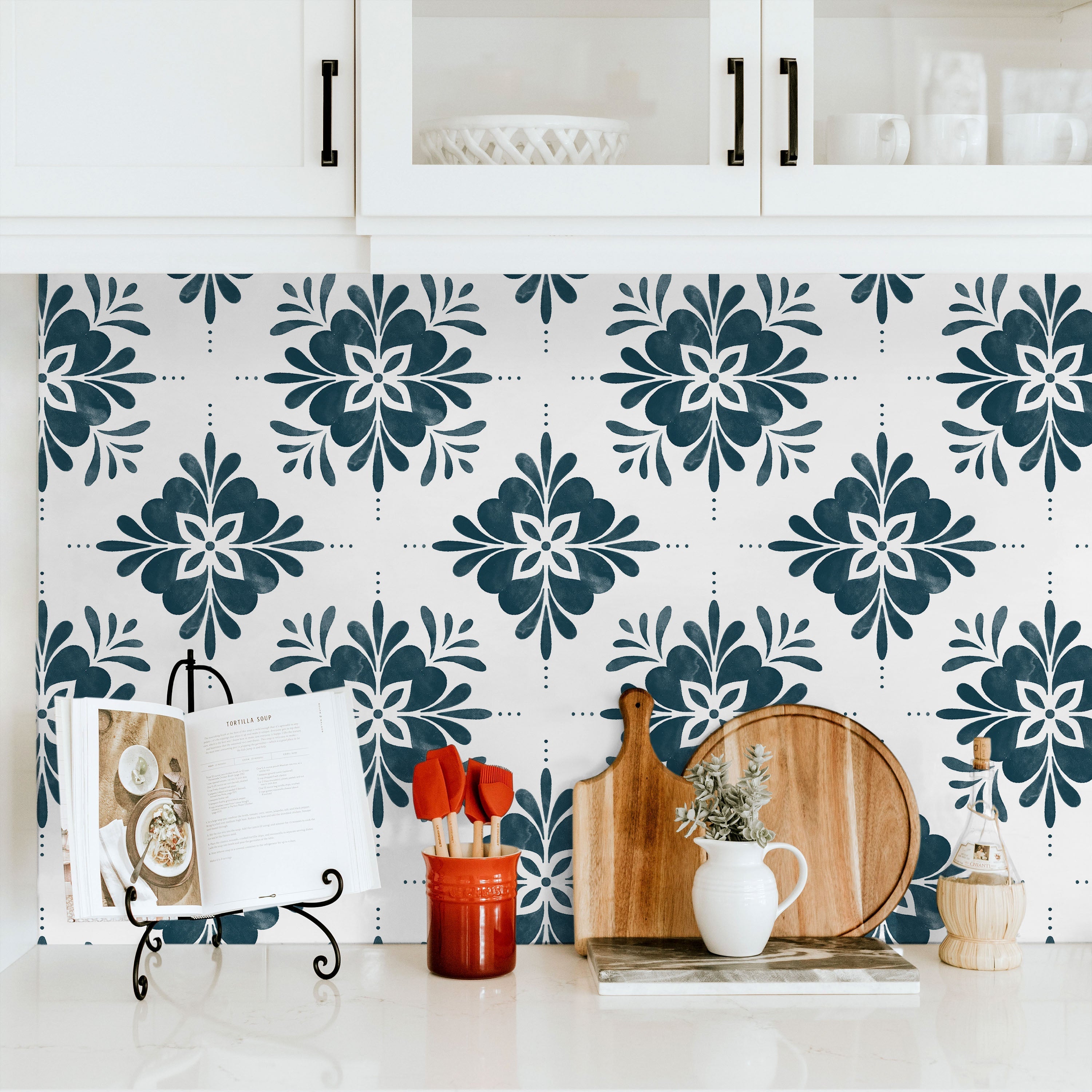 Aria Mandala Peel and Stick Wallpaper, Removable Wallpaper, Traditional Wallpaper - Blue | DeccoPrint