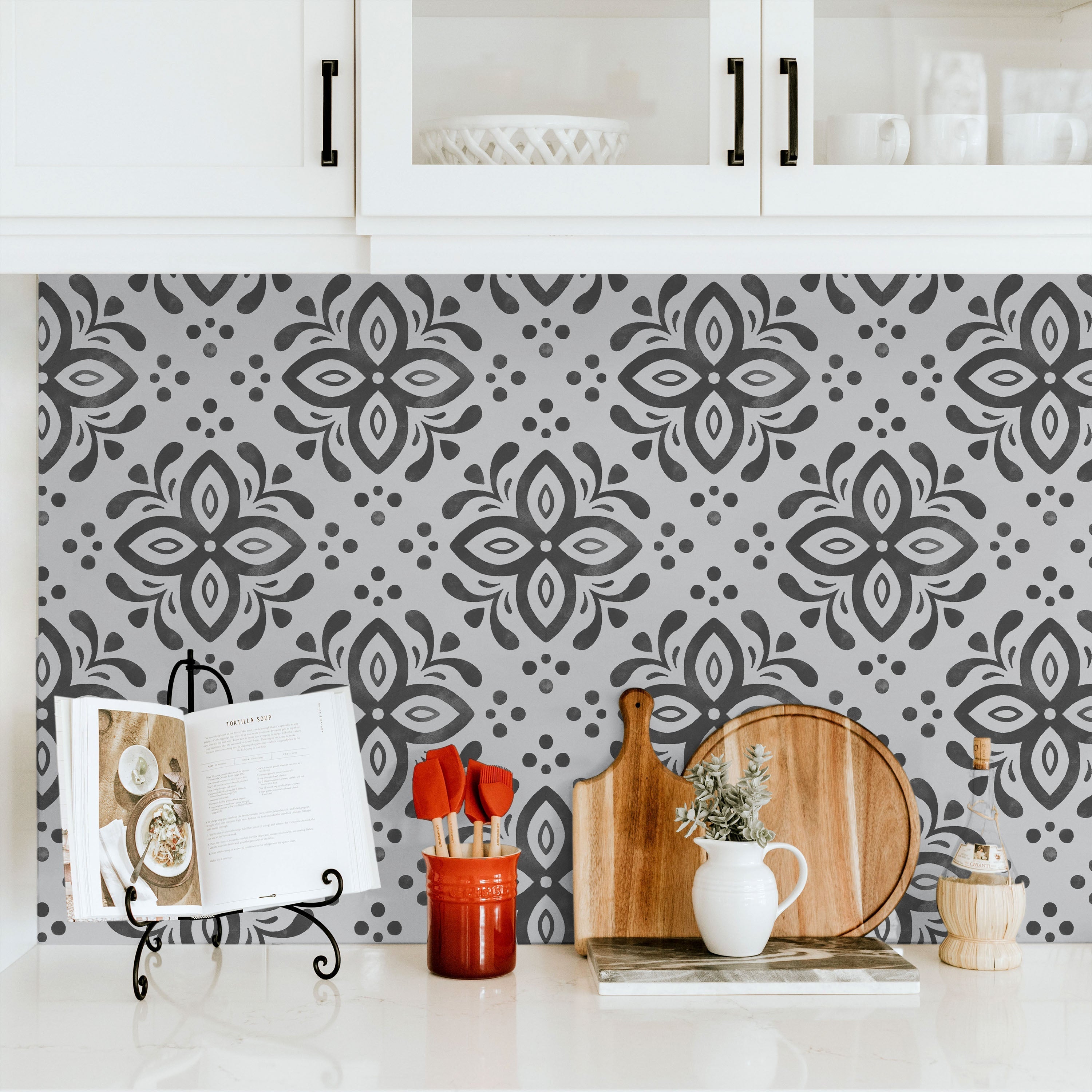 Euforia Mandala Peel and Stick Wallpaper, Removable Wallpaper, Traditional Wallpaper - Gray | DeccoPrint