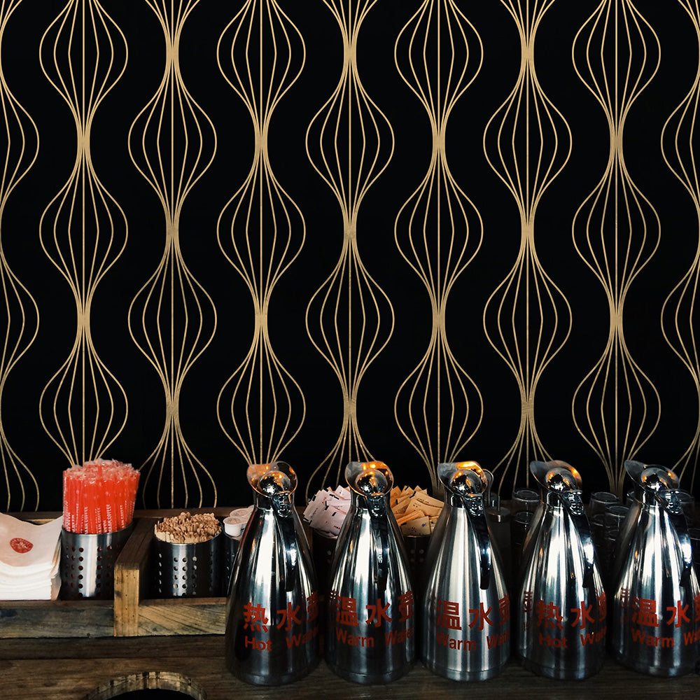 Removable Art Deco style wallpaper in the interior from DeccoPrint | The Charleston